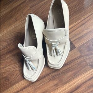 Elegant Cream Tassel Loafers